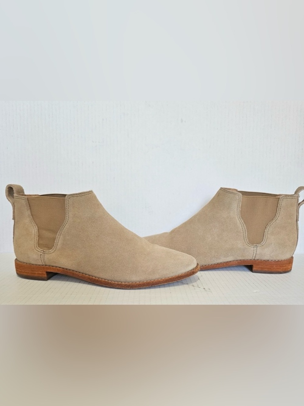 Madewell Bryce Chelsea Suede Beige Tan Cliff  Ankle Boots Women's Shoes Sz 9